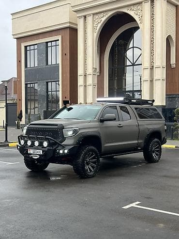 Пикап Toyota Tundra с профессиональным офф‑роуд тюнингом DEVOLRO