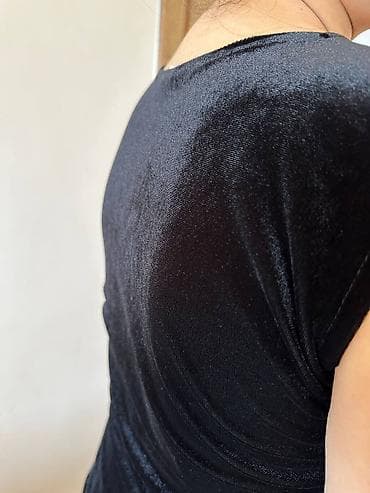 Айымдардын бут кийими: 1. платье 44-46 размер 600 сом 2. короткое платье 300 сом 3 — 6