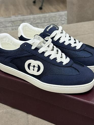 dunk low: Кроссовки низкие, темно‑синие с белыми деталями. Верх комбинированный — 1