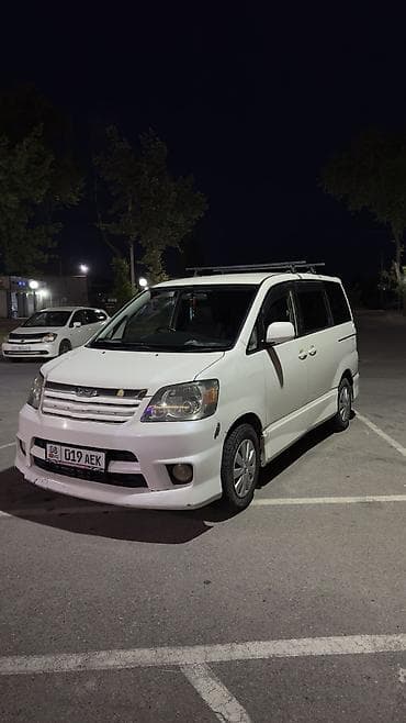 машины китайцы: Toyota Noah: 2002 г., 2 л, Автомат, Бензин, Минивэн — 2
