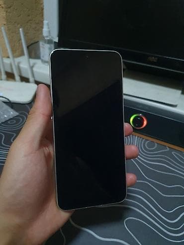 apple studio display: Xiaomi, 15, Б/у, 256 ГБ, цвет - Белый, 2 SIM, eSIM — 3