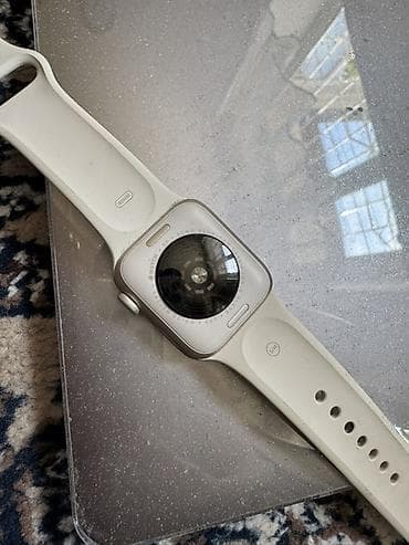 apple watch 3 nike: Apple Watch SE (2‑го поколения), 40 мм, алюминий (серебристый) — 2