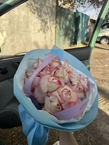 свидание: Букет из роз «Love Is Eternal» - Нежные двуцветные розы: кремовые — 1