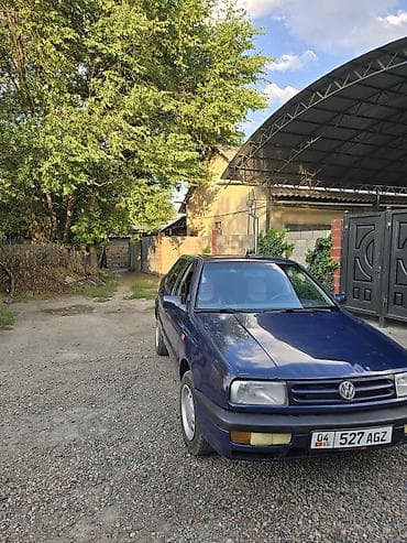 Volkswagen Vento: 1993 г., 1.6 л, Кол менен иштөөчү, Бензин, Седан — 3