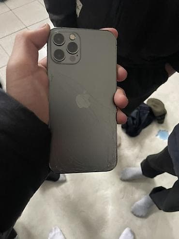 Мобильные телефоны: IPhone 12 Pro, Space Gray, Чехол — 2