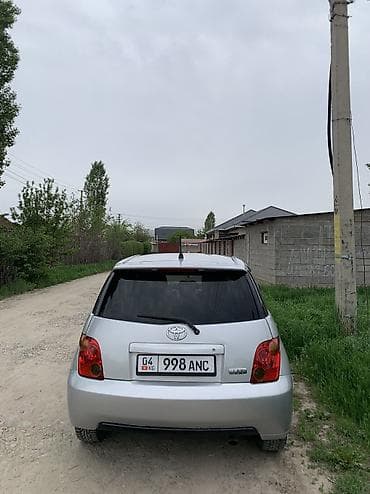 плафон на ист: Toyota Ist: 2003 г., 1.5 л, Автомат, Бензин, Хэтчбэк — 4