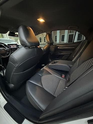 Продажа авто: Toyota Camry: 2021 г., Автомат, Гибрид, Седан — 5