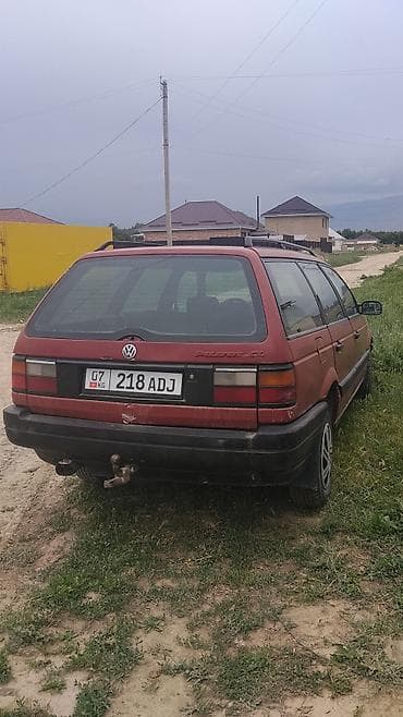 бар авто: Volkswagen Passat Variant: 1992 г., 1.8 л, Кол менен иштөөчү, Бензин, Универсал — 1