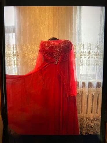 винтажная одежда: Terani couture 
в единственном экземпляре 
привезенный с америки — 1