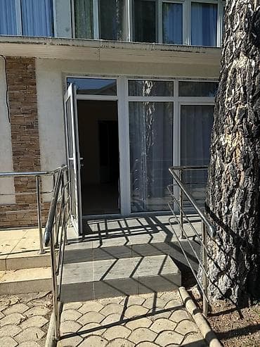 гостины: Сдается просторный номер/апартаменты с отдельным входом на первом — 3