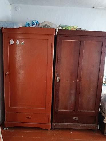 Терезелер жана комплектөөчүлөр: Шифоньерлер, кийидер үчүн шкафтар, Түз, Жыгач — 1