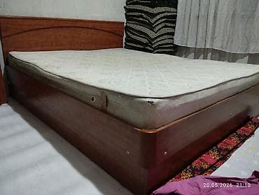 Двуспальная кровать, Б/у, С матрасом, длина - 2 см