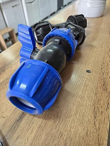 Гофры и сифоны: Фитинги ПНД (компрессионные) для полиэтиленовых труб В комплекте на — 5