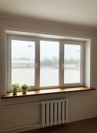 Пластиковое окно ПВХ с тройной секцией - Конфигурация: трехстворчатое at lalafo.kg Пластиковое окно ПВХ с тройной секцией - Конфигурация: трехстворчатое