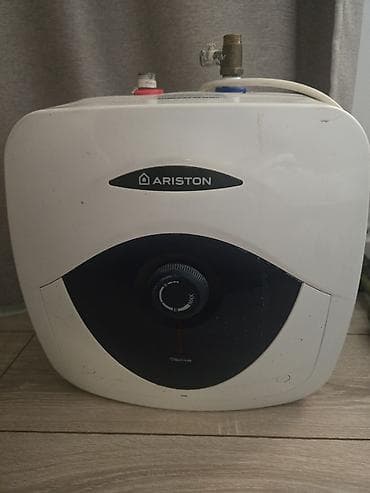 Накопительный водонагреватель Объем бака: До 10 л, Ariston, Электрический, Регулятор температуры, Эмалированная сталь, Б/у — 1