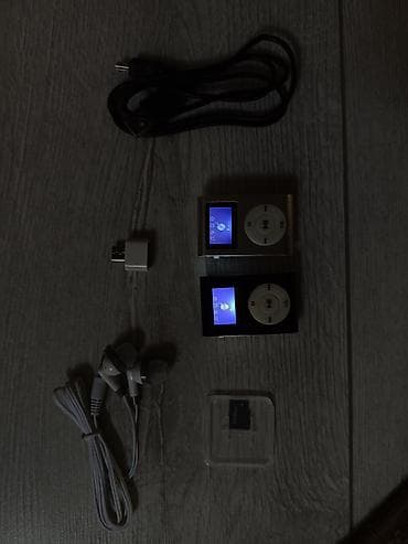apple display: MP3-плееры с дисплеем + аксессуары Комплектация: - 2 компактных — 4