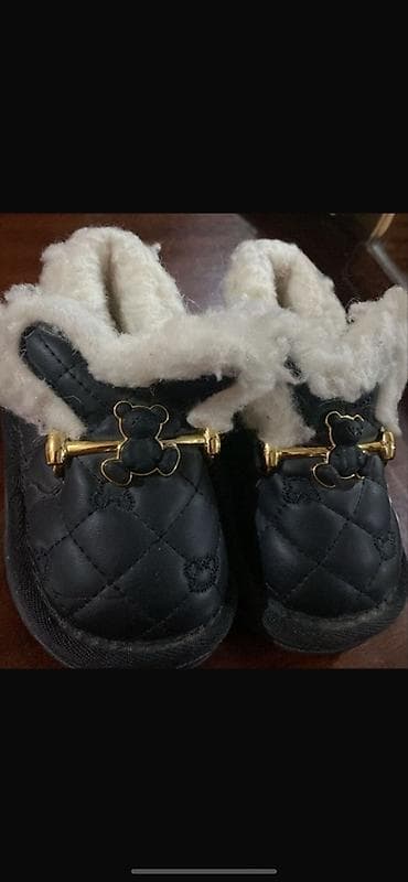 Другие детские вещи: За все три пары ❗️1000 сом❗️ Размеры 21, 18, 17 Состояние хорошее — 3