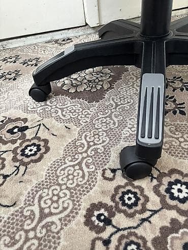 кресло кожа: Офисное кресло, С колесиками, цвет - Серый — 5