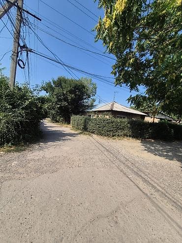 osh flat: Продаётся 2к кв барачного типа, в с.Пригородное 15мин от Ошсконо — 8