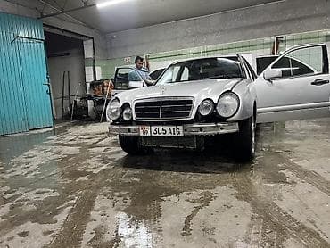Mercedes-Benz E-Class: 1999 г., Седан