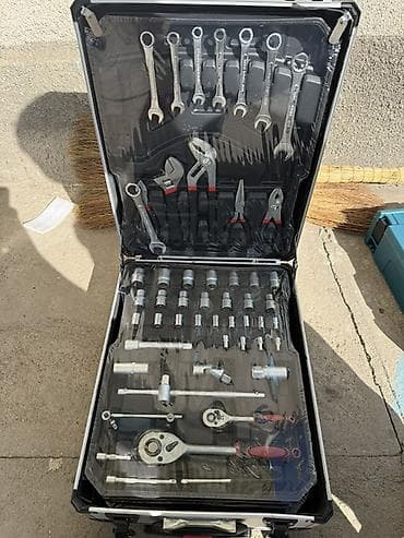 генератор транзит: Набор инструментов в алюминиевом чемодане, 187 предметов (Professional — 3