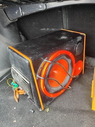 прием стекл: Volkswagen Vento: 1993 г., 1.8 л, Механика, Бензин, Седан — 6