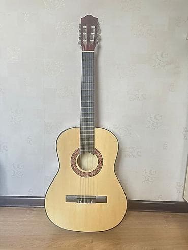 Классическая акустическая гитара 4/4 - Тип: классическая гитара с