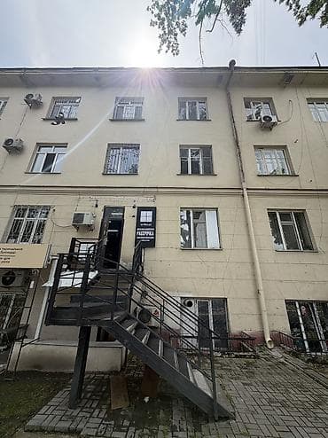 золотом квадрате: Продажа магазинов В жилом доме, 80 м², 1 этаж — 2