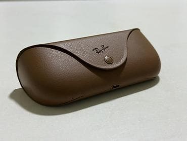 Аксессуары: Очки Ray-Ban Wayfarer gen 1 с футляром - Классическая прямоугольная — 1