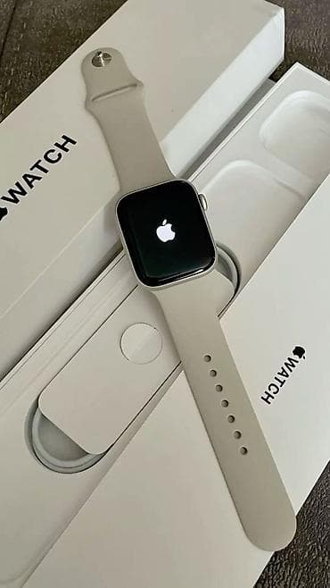Продаю очень срочно!!! Хорошая скидка имеется Apple Watch SE (GPS) 40
