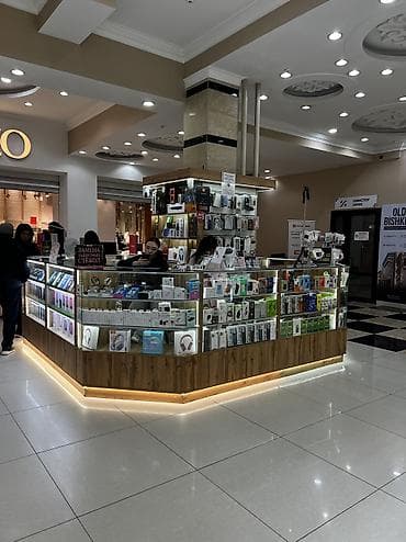 art square: Островок в ТЦ, 15 м², ГУМ, С ремонтом, Действующий, С оборудованием — 1