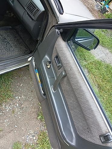 mazda 3: Mazda 626: 1988 г., 2 л, Механика, Бензин, Седан — 9