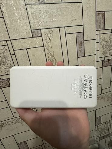 powerbank iphone: Внешний аккумулятор (power bank) белого цвета. Немного поцарапанный — 2