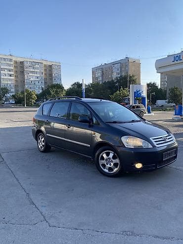 Toyota Avensis: 2001 г., 2 л, Автомат, Бензин, Минивэн