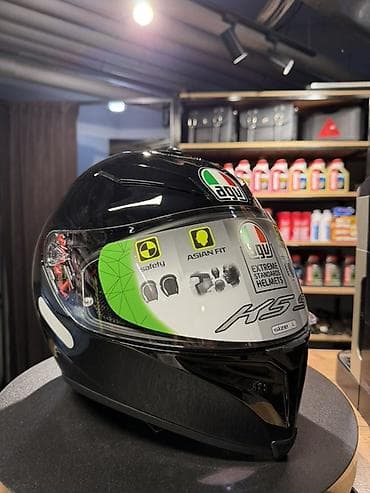 Спорт и отдых: Шлемы AGV для мотоциклистов от 30.000 сом Модели на фото: - AGV K1 — 4