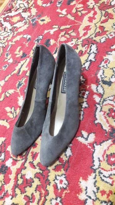 чемоданы бишкек дордой цены: Продаю туфли все 38размер
Белые 500
Серые 500
Черно-белые 500 — 1