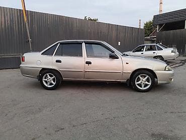 Унаа сатуу: Daewoo Nexia: 2008 г., 1.6 л, Кол менен иштөөчү, Бензин, Седан — 4