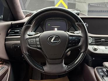 см3: Lexus LS: 2018 г., 3.5 л, Автомат, Бензин, Седан — 8