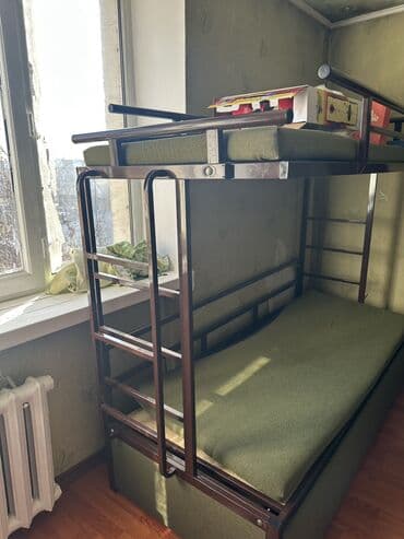 металлический кровать: Двухярусная ярусная металлическая кровать с мягкими матрасами — 1