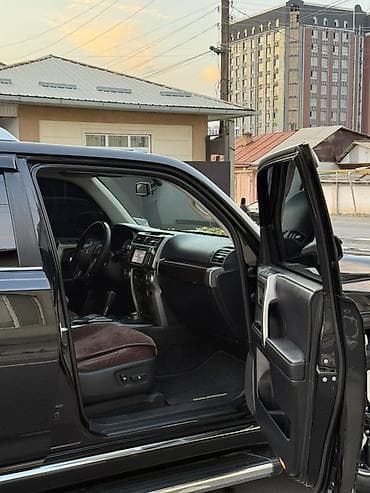 Toyota 4Runner: 2016 г., 4 л, Автомат, Бензин, Внедорожник — 9