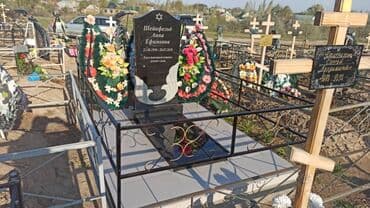 доски подставка для баннеров с дополнительными планками: Изготовление памятников, Изготовление оградок, Изготовление крестов | Гранит, Металл, Мрамор | Установка, Оформление — 14