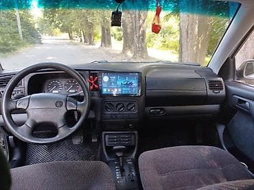 Транспорт: Volkswagen Vento: 1996 г., 1.8 л, Автомат, Бензин, Седан — 6