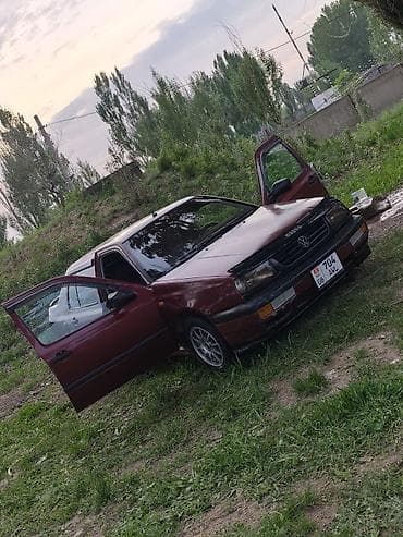 вольксваген вента: Volkswagen Vento: 1993 г., 1.8 л, Ручные, Бензин, Седан — 9