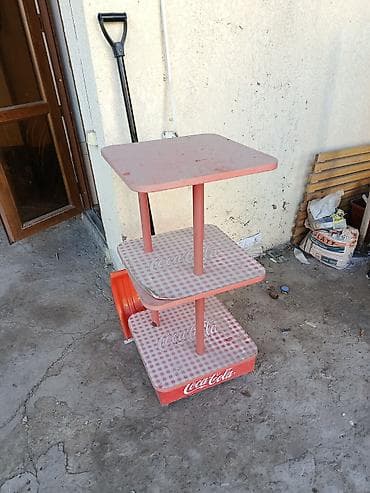 Упаковочно-фасовочные аппараты: Торговая стойка/стеллаж Coca‑Cola, 3-х ярусный. - Брендированная — 1