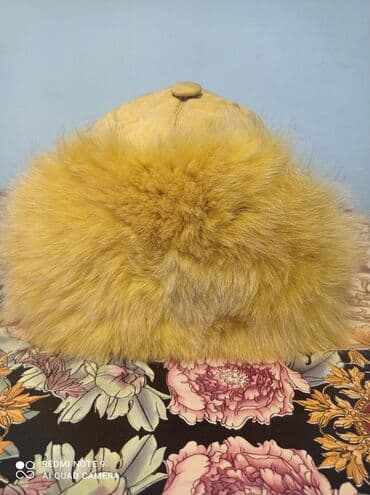 Супер классная, тёплая меховая шапочка.удобная натуралка мех лиса
