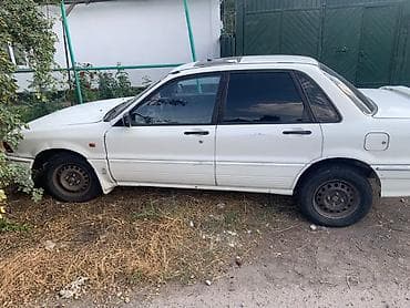 124 e500: Mitsubishi Lancer: 1988 г., 1.8 л, Механика, Бензин, Седан — 4