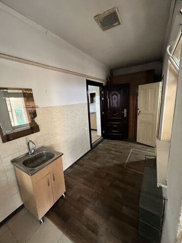 срочно продаю дом барачный тип: 40 м², 2 комнаты, Утепленный, Забор, огорожен — 5