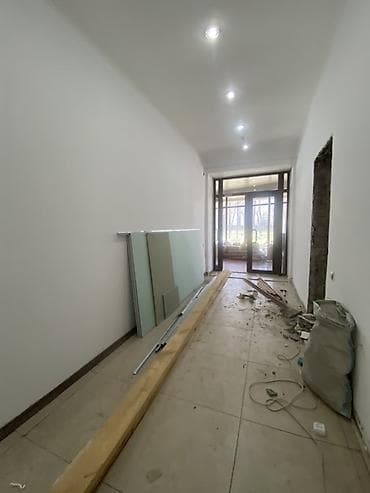 очень нужны: СДАЁТСЯ КОММЕРЧЕСКОЕ ПОМЕЩЕНИЕ — 539 м² ПЕРВАЯ ЛИНИЯ, Бульвар Эркиндик — 6