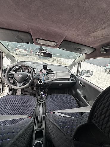 полики фит: Honda Fit: 2010 г., 1.3 л, Механика, Хэтчбэк — 8