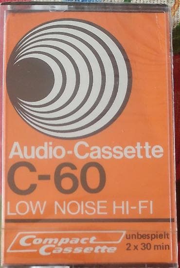 Аудиокассета Compact Cassette C-60. ( Сделано в Германии) - Тип — 1
